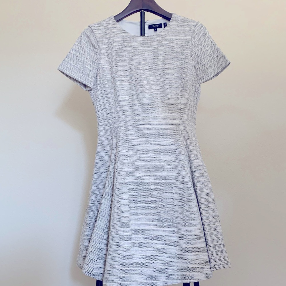 Theory dress
Great quality
Like new